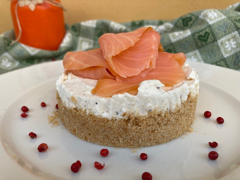 cheesecake al salmone