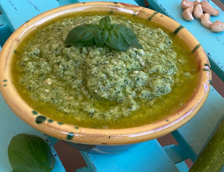 foto pesto di zucchine e anacardi